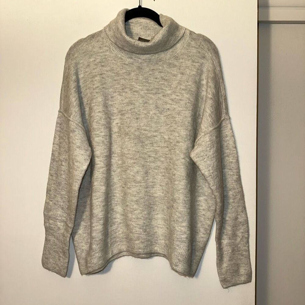 Vince Camuto Women’s Small Cozy Turtleneck Sweater Light Gray Super Soft NWT